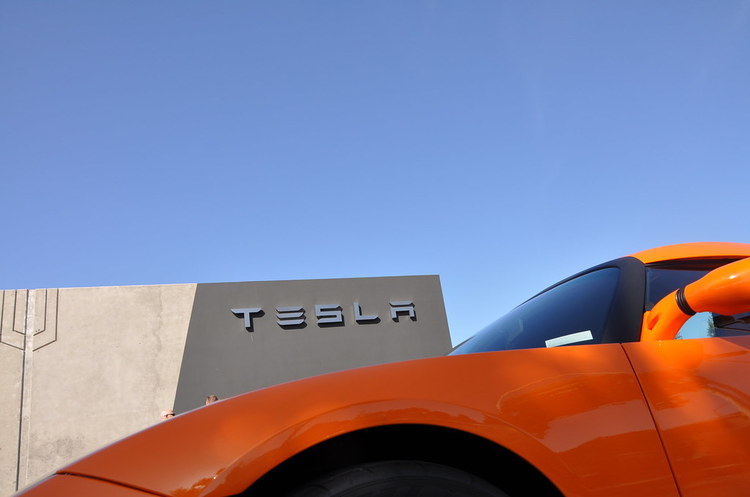 Tesla патентує батарею нового покоління – дешеву, довговічну і продуктивну Tesla патентує батарею нового покоління – дешеву, довговічну і продуктивну