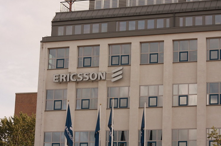 5G-обладнання Ericsson на китайському заводі збирають роботи 5G-обладнання Ericsson на китайському заводі збирають роботи
