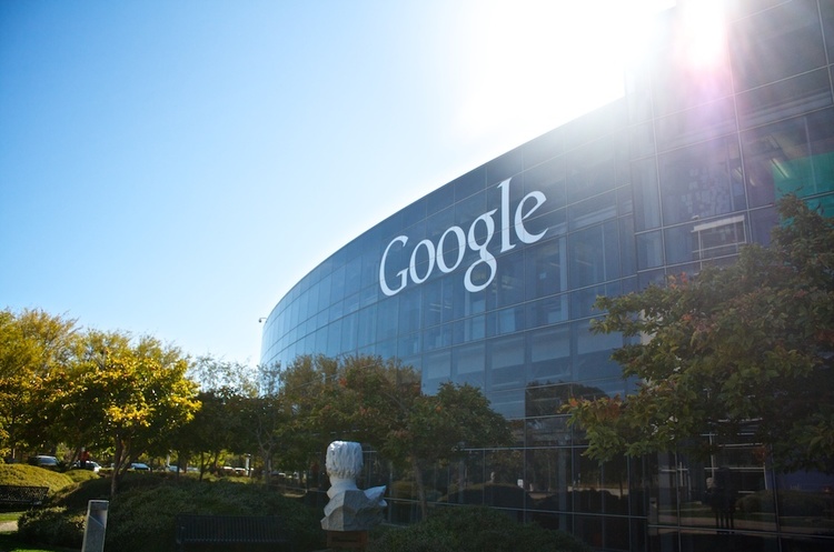 Google інвестує 3 млрд євро в будівництво «зелених» дата-центрів в Європі Google інвестує 3 млрд євро в будівництво «зелених» дата-центрів в Європі