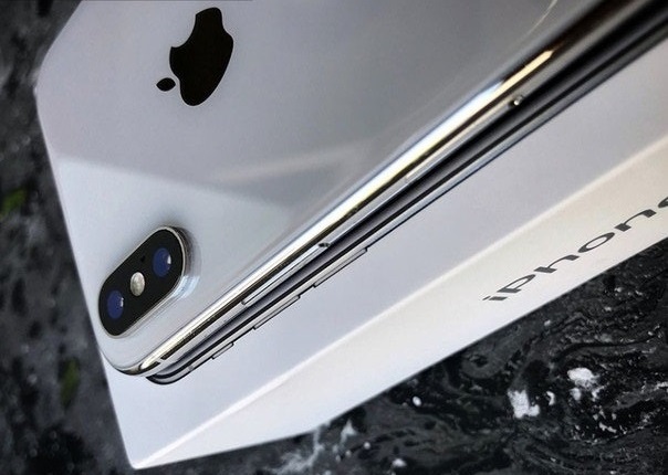 фото DR Нові iPhone надійшли в продаж: жодного ажіотажу не спостерігається
