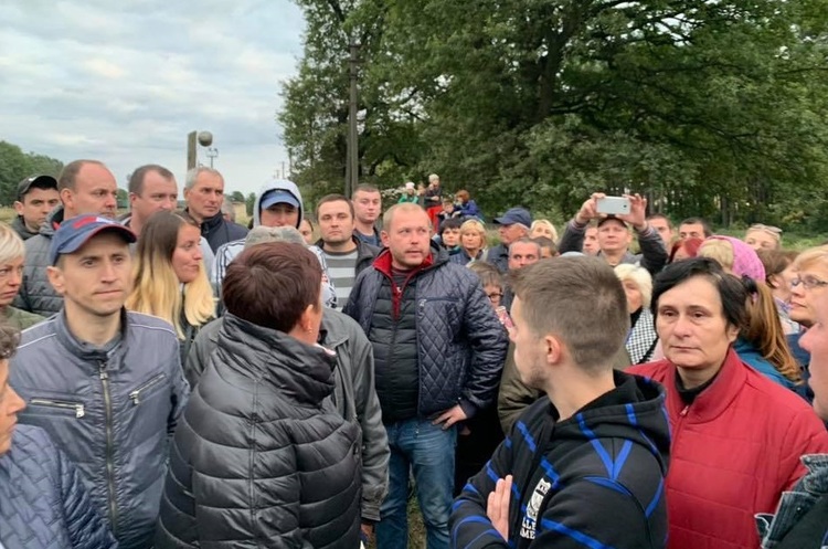 Facebook Семен Семенченко На Львівщині поліція затримала близько 30 учасників акції з блокади російського вугілля