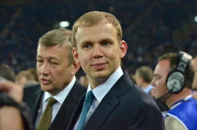 Сергій Курченко Суд на вимогу ГПУ передав UMH Курченка в управління АРМА