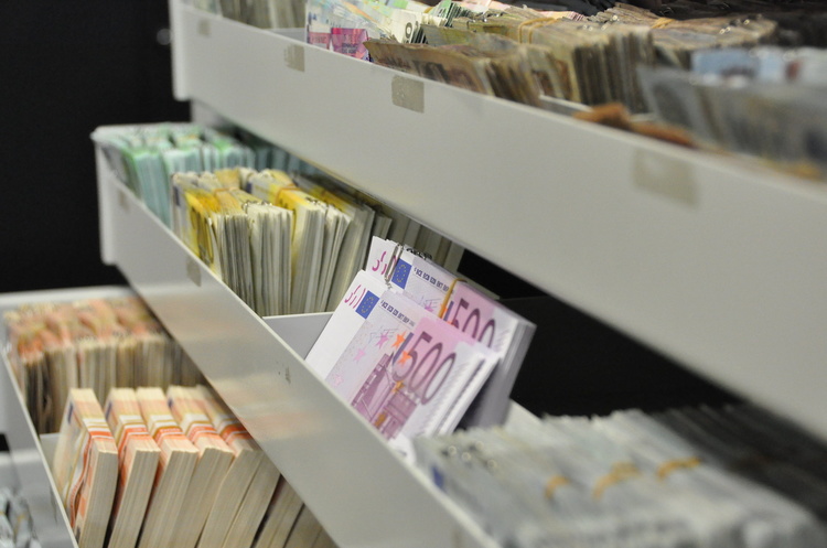 Щоденні виплати європейських страховиків склали 2,9 млрд євро в минулому році Щоденні виплати європейських страховиків склали 2,9 млрд євро в минулому році