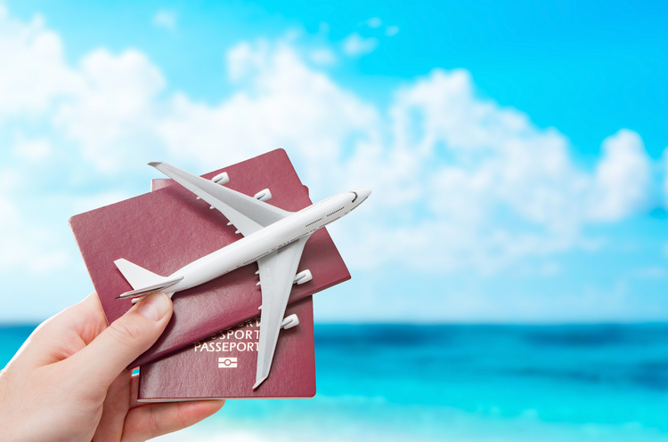 фото Shutterstock У Єврокомісії розповіли, як видаватимуть закордонні паспорти жителям Донбасу