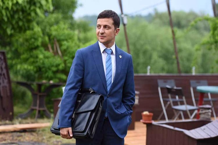 Президент України Володимир Зеленський «Формула Штайнмаєра»: хто кому ляльковод