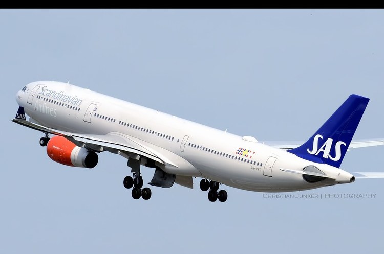 Scandinavian Airlines після тривалої перерви повертається в Україну Scandinavian Airlines після тривалої перерви повертається в Україну