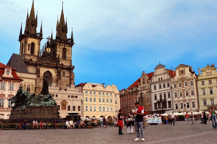 фото pixabay.com Спецслужби Чехії розкрили російську мережу шпигунів, які готували атаки