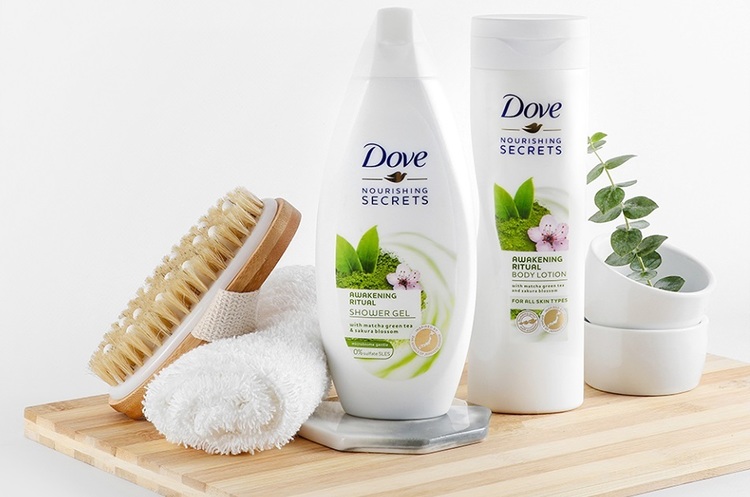 dove.com Dove буде продавати свою продукцію в пляшках на 100% з переробленого пластику