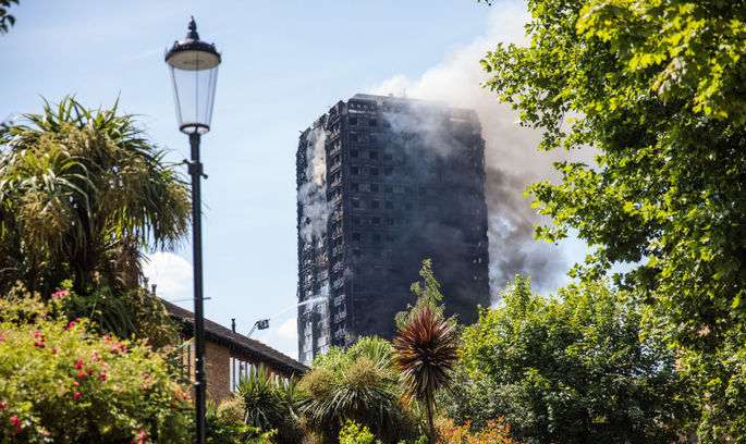 Фото Getty Images / Global Images Ukraine Пожежа в Grenfell tower: дії пожежників призвели до зростання людських жертв