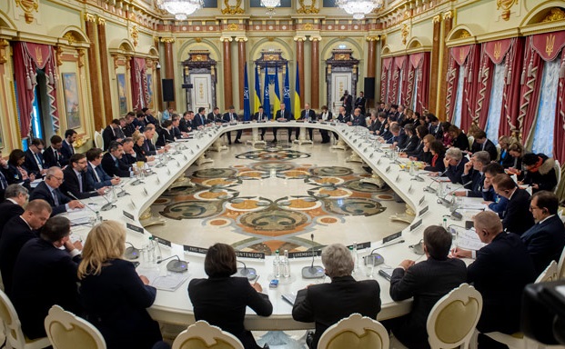 фото Офіційний сайт Президента України Санкції з Росії не знімуть, поки вона не віддасть Крим назад Україні – НАТО