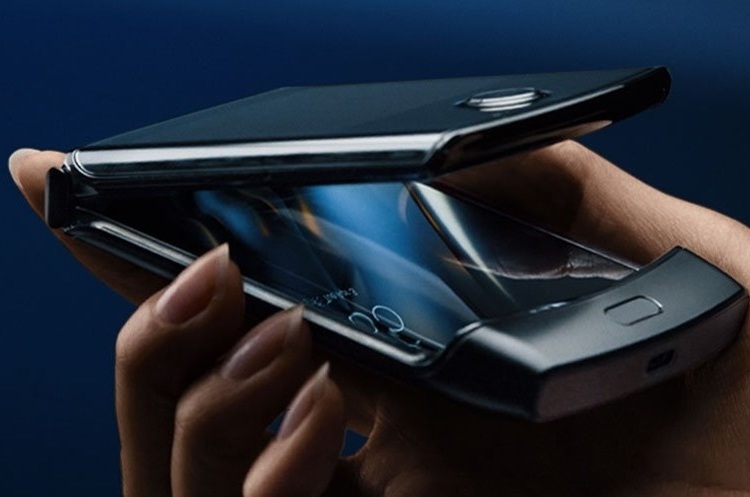 Twitter @MotorolaUS Motorola представила власний гнучкий смартфон (ВІДЕО)