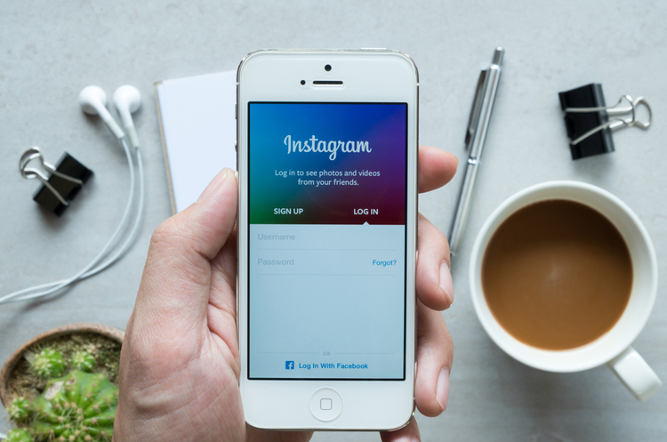 фото Shutterstock Instagram тестує нову функцію: кількість лайків під фото тепер буде не видно