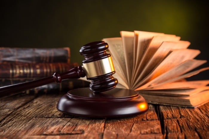 Суд відправив під домашній арешт керівника одного з головних департаментів ОПУ Суд відправив під домашній арешт керівника одного з головних департаментів ОПУ