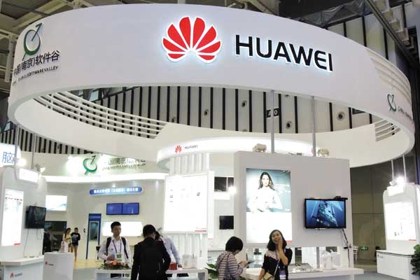 Трамп хоче продовжити дозвіл для компаній США на ділові зв'язки з Huawei