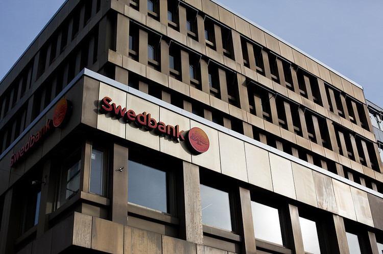 Swedbank підозрюють у порушенні санкції США проти РФ Swedbank підозрюють у порушенні санкції США проти РФ
