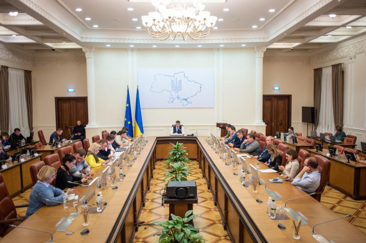 Кабмін призначив незалежнних членів наглядових рад Ощадбанку та Укрексімбанку Кабмін призначив незалежнних членів наглядових рад Ощадбанку та Укрексімбанку