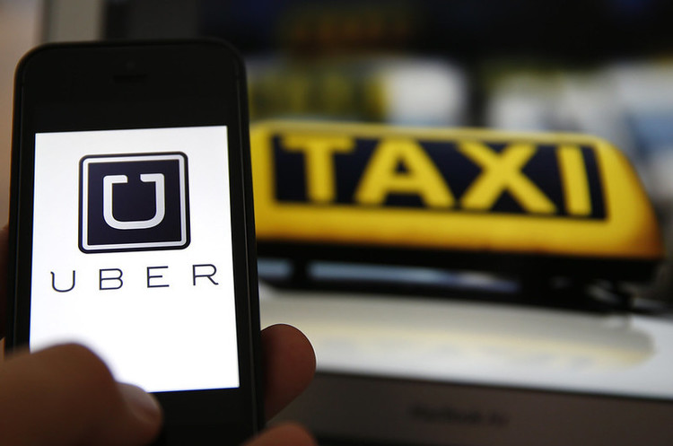 Uber позбавили ліцензії на роботу в Лондоні Uber позбавили ліцензії на роботу в Лондоні