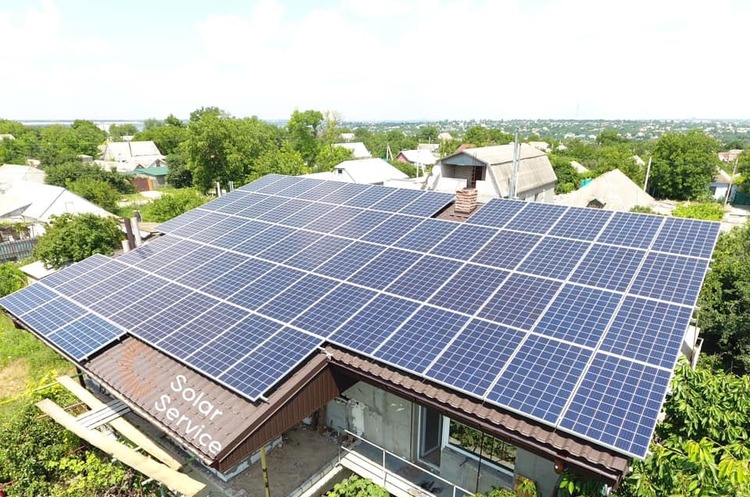 Solar Service Сонячна черепиця, яку придумав українець, отримала нагороду від UNIDO