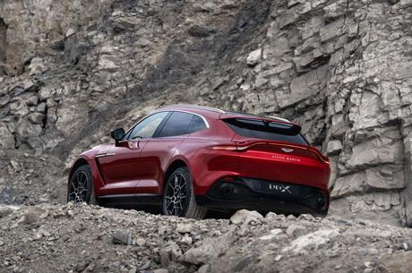    :     Aston Martin DBX