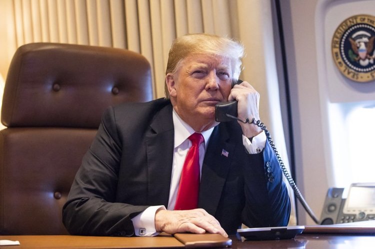 Дональд Трамп Білий дім обмежив доступ чиновників до телефонних розмов Трампа на тлі скандалу з Україною