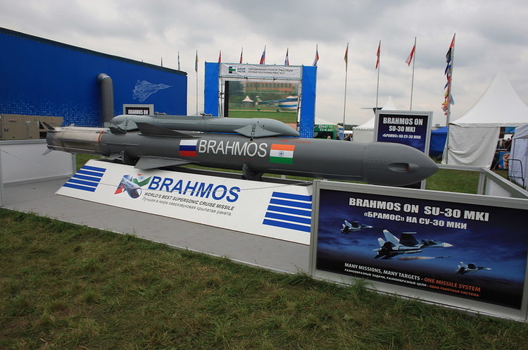 Індія за один день провела випробування ракети BrahMos наземного та повітряного базування Індія за один день провела випробування ракети BrahMos наземного та повітряного базування