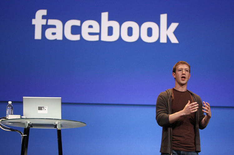 Марк Цукерберг Facebook розробляє власну операційну систему, щоб не залежати від Google