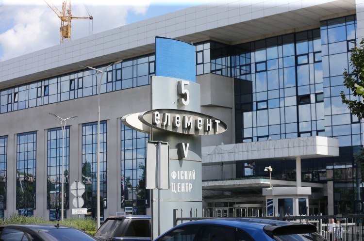 В ході обшуків ДБР виявило приховані лінзи відеокамер у спортклубі Порошенка В ході обшуків ДБР виявило приховані лінзи відеокамер у спортклубі Порошенка