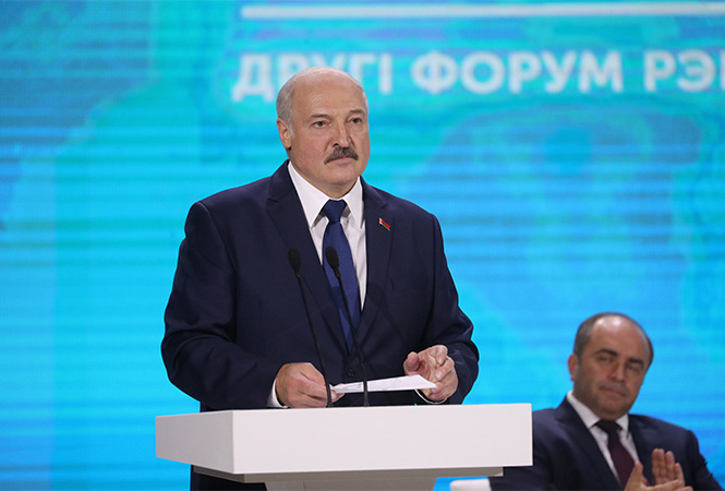 Олександр Лукашенко Лукашенко пригрозив знайти нових постачальників газу та нафти, якщо Росія встановить зависокі ціни