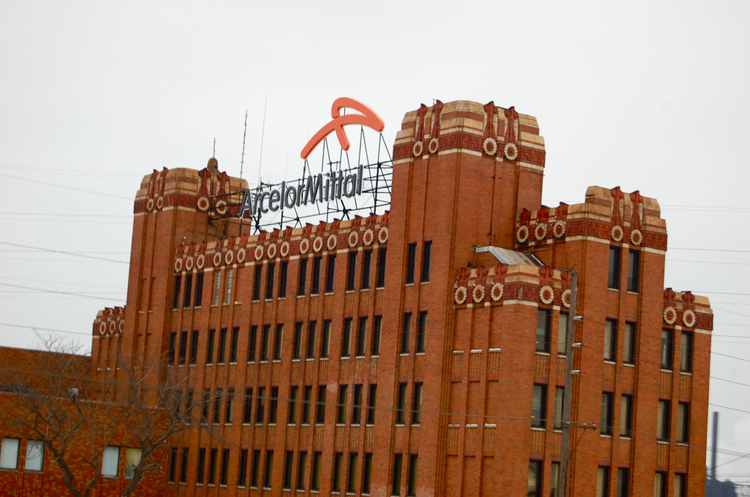 ArcelorMittal продала 50% свого судноплавного бізнесу ArcelorMittal продала 50% свого судноплавного бізнесу