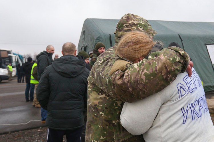 «Великий обмін» завершено: в Україну їде 76 звільнених з полону – джерело (ОНОВЛЕНО+список 25 імен) «Великий обмін» завершено: в Україну їде 76 звільнених з полону – джерело (ОНОВЛЕНО+список 25 імен)