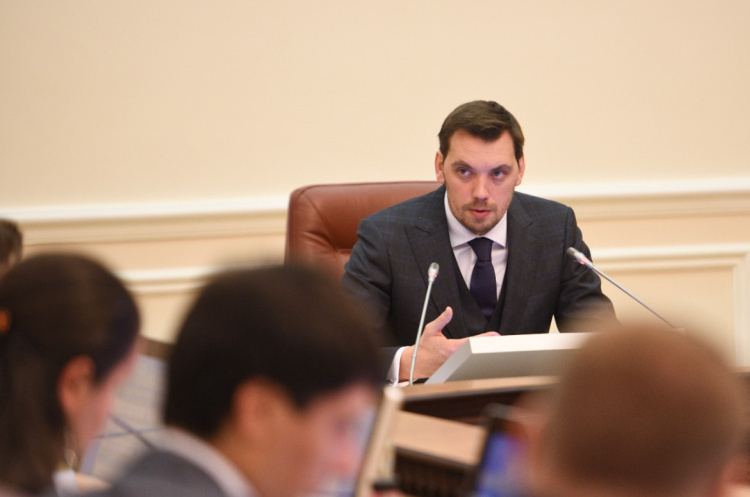 Олексій Гончарук Українські компанії припиняють польоти в Іран