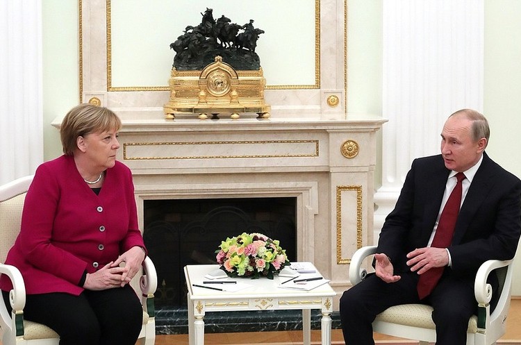 http://kremlin.ru Меркель і Путін зустрілися вперше за 5 років: обговорили «Північний потік-2»