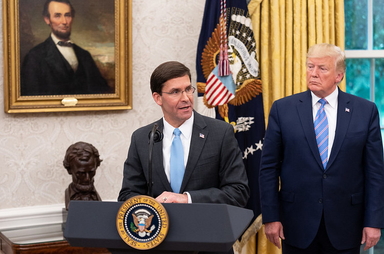 Марк Еспер, Дональд Трамп Очільник Пентагону не підтвердив слова Трампа про загрози з боку іранського генерала Сулеймані