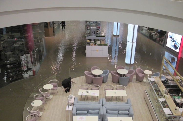 Прорив тепломережі біля Ocean Plaza: комунальники працюватимуть цілодобово (ВІДЕО) – ОНОВЛЕНО Прорив тепломережі біля Ocean Plaza: комунальники працюватимуть цілодобово (ВІДЕО) – ОНОВЛЕНО