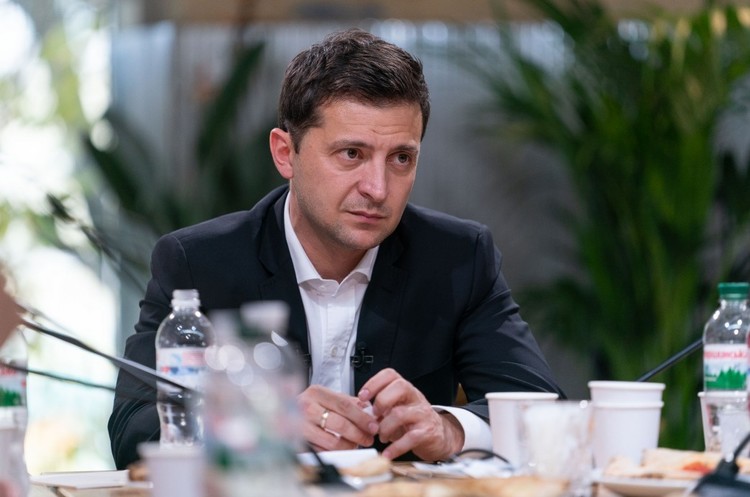 Володимир Зеленський Зеленський повернувся з Оману настільки швидко, наскільки це було можливо – Єрмак