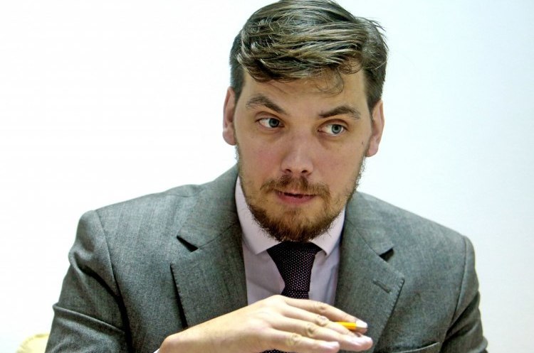 Прем'єр-міністр України Олексій Гончарук Родичі загиблих у авіакатастрофі Boeing 737 українців протягом тижня отримають по 200 000 грн
