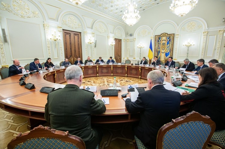 На засіданні РНБО під головуванням Зеленського обговорили оборонну стратегію України На засіданні РНБО під головуванням Зеленського обговорили оборонну стратегію України