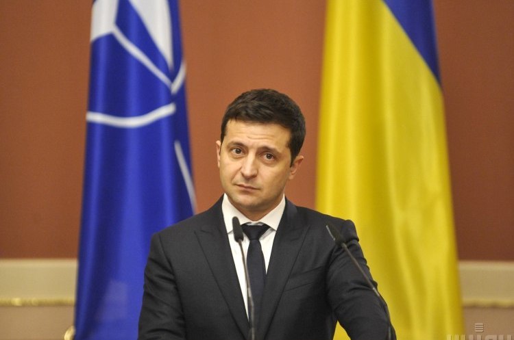 Президент Володимир Зеленський Зеленський обіцяє суттєво знизити рівень корупції та знищити монополії у газовій та спиртовій сферах