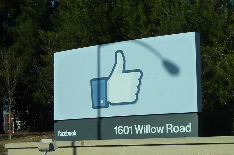 Facebook  1000        2020