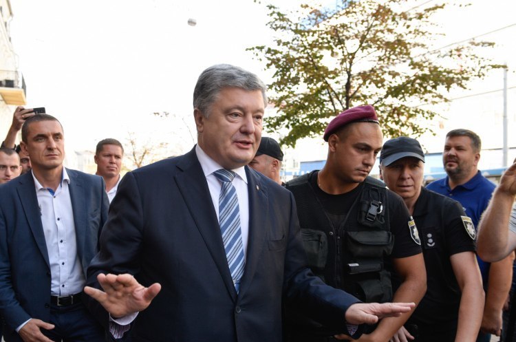 П'ятий президент України Петро Порошенко ДБР готується примусово привести на допит Порошенка