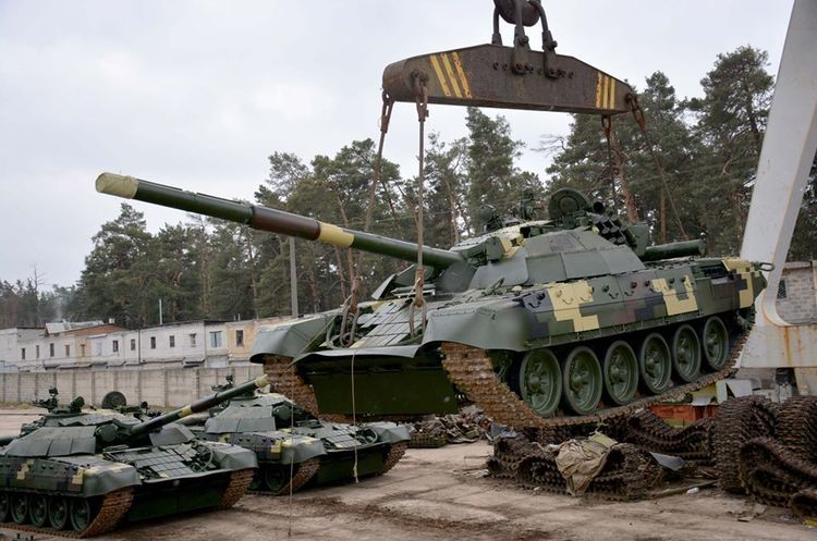 На Київському бронетанковому заводі відвантажено першу партію відремонтованих танків Т-72 На Київському бронетанковому заводі відвантажено першу партію відремонтованих танків Т-72
