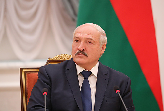 Олександо Лукашенко Білорусь не блефує: Лукашенко розповів про переговори щодо нафти зі США, ОАЕ та Саудівською Аравією