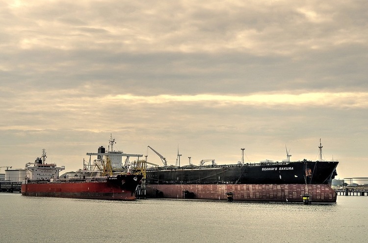 фото pixabay.com Латвія може створити державний термінал для поставок нафти в Білорусь