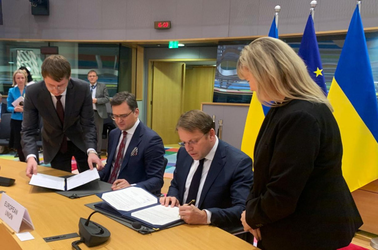 Євросоюз надасть Україні 26 млн євро для підтримки фермерства та сільського господарства Євросоюз надасть Україні 26 млн євро для підтримки фермерства та сільського господарства