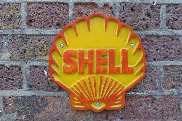 Shell уповільнює темпи своєї найбільшої в світі програми зворотного викупу акцій через збитки Shell уповільнює темпи своєї найбільшої в світі програми зворотного викупу акцій через збитки