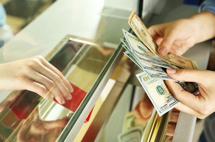 Населення у січні скоротило чистий продаж валюти на 43,6% – НБУ Населення у січні скоротило чистий продаж валюти на 43,6% – НБУ
