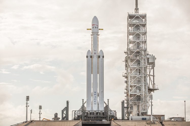 Twitter SpaceX Ілон Маск придумав, де взяти десятки мільярдів на розгортання мережі супутників Starlink