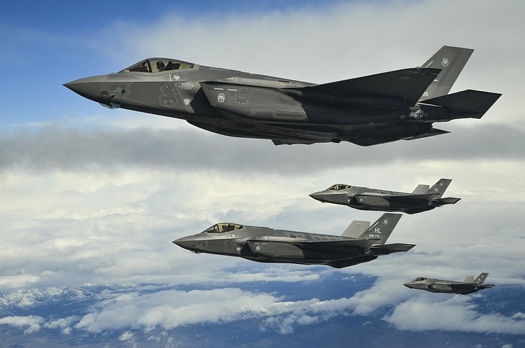 F-35 В Росії вважають, що F-35 Польщі не потрібні, бо напасти на неї «можуть тільки інопланетяни»