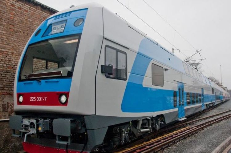 Укрзалізниця призначила 15 додаткових поїздів до 8 березня Укрзалізниця призначила 15 додаткових поїздів до 8 березня