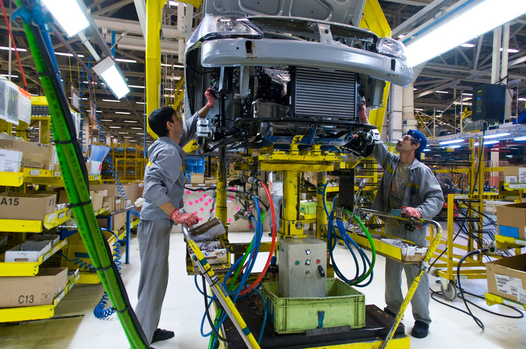 Український автопром почав рік з падіння на 5% Український автопром почав рік з падіння на 5%